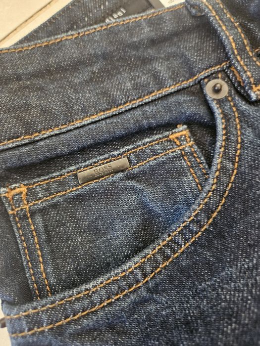 Boss _ Spodnie jeansy regular fit W30 L32 nowe