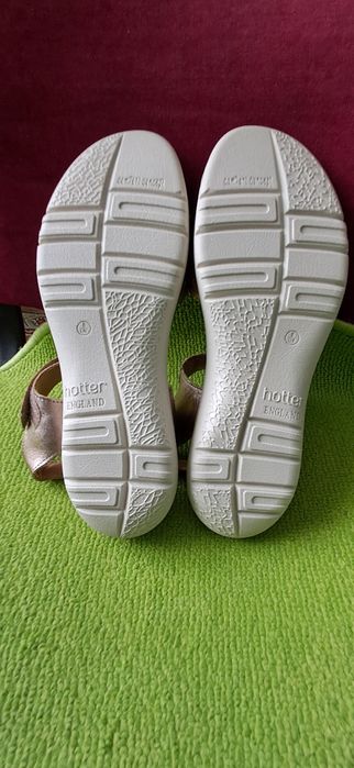 Сандалі8 42р шкіра Hotter нові