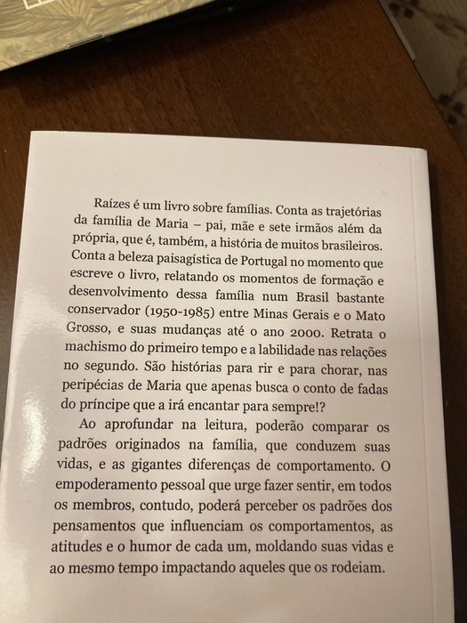 Livro - Raízes e as tramas do destino