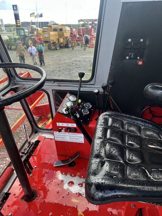 Комбайн зернозбиральний Massey Ferguson 430