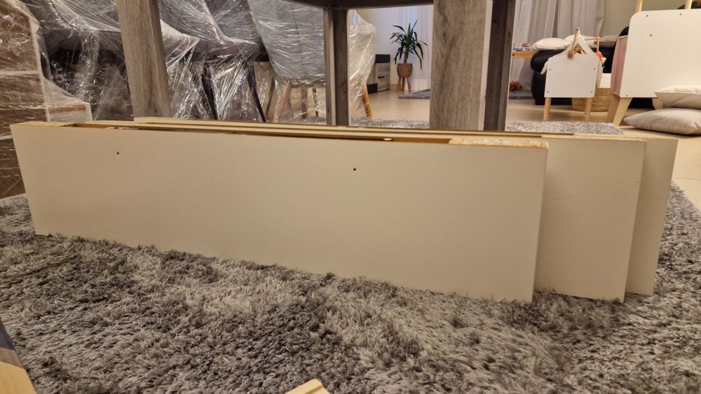 Prateleiras Pretas e Brancas IKEA