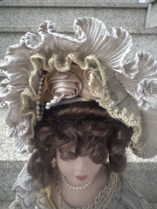 Boneca vintage porcelana