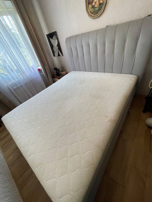 Продам ліжко з матрацом