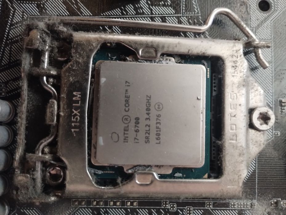 Потужний процесор Intel Core i7-6700 (4 ядра / 8 потоків) Сокет LGA1151 робочий
