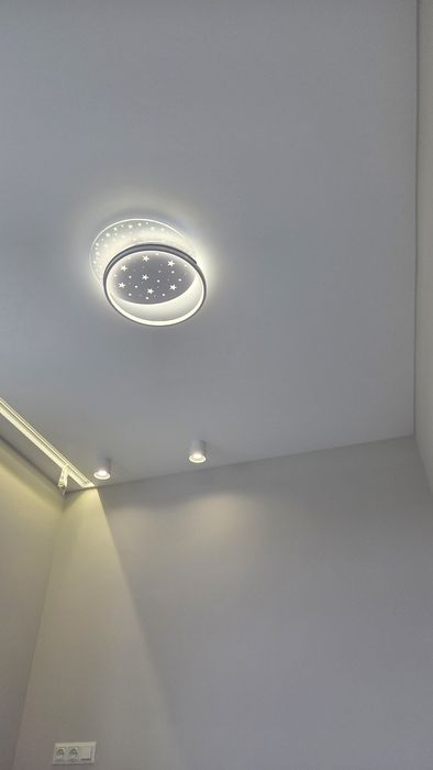 Натяжні Стелі та Сучасне освітлення