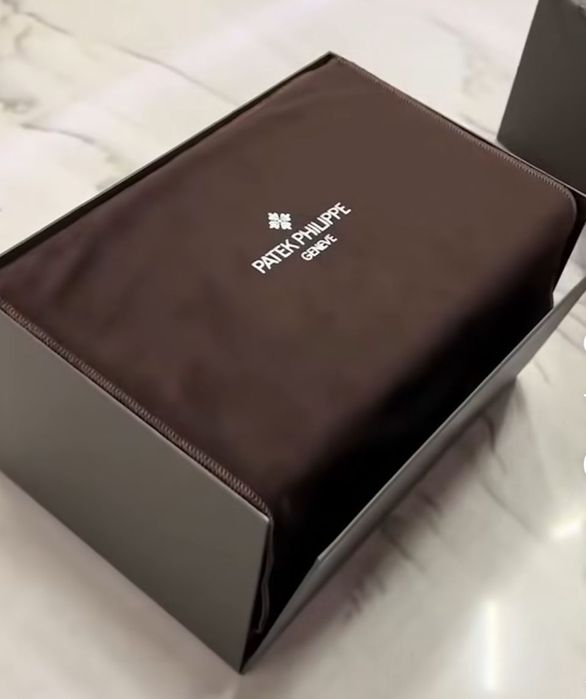 Relógio Patek Philippe Nautilus 5710