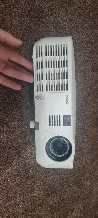 Проектор NEC V260