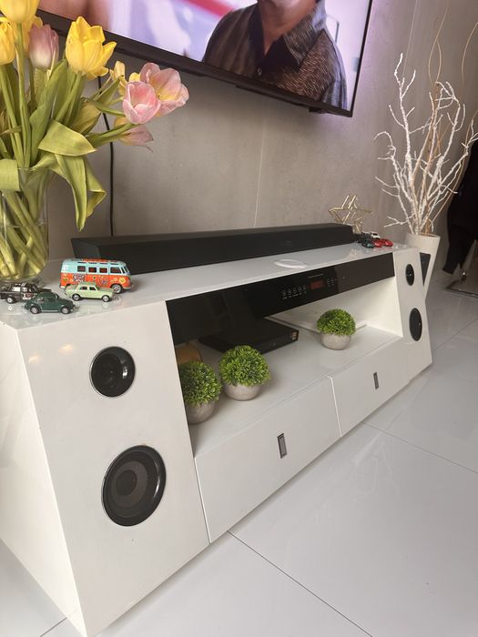 Szafka multimedialna - kino domowe