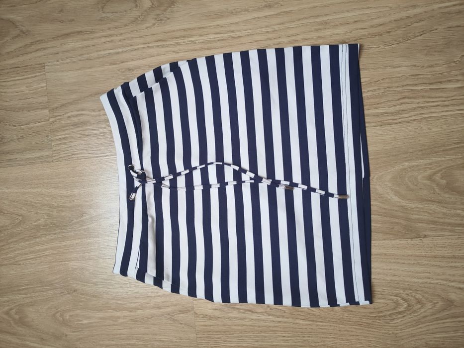 Sportowa spódnica Mohito rozmiar S