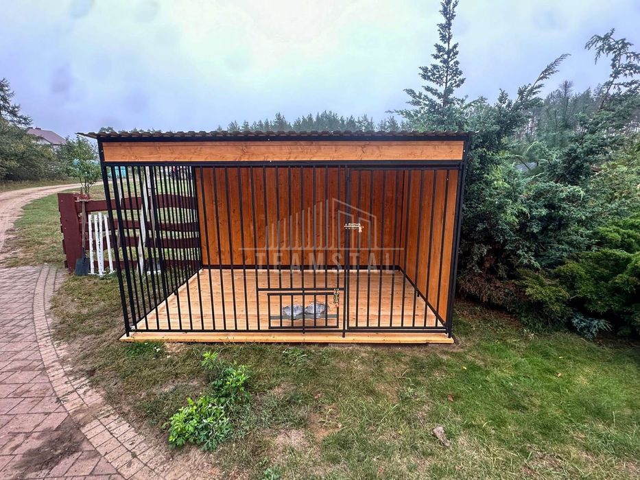 Kojec dla psa 3x2m Ściany zabudowane drewnem Wiatrołap Miski TS783