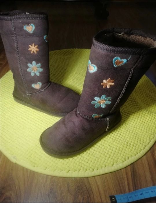 Buty kozaki zamszowe z kwiatkami