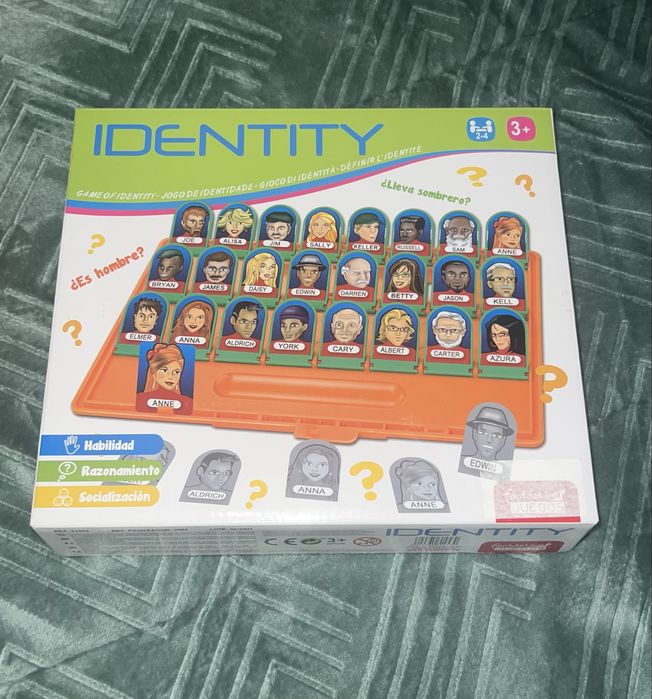 Identity – Jogo de Tabuleiro de Adivinhas