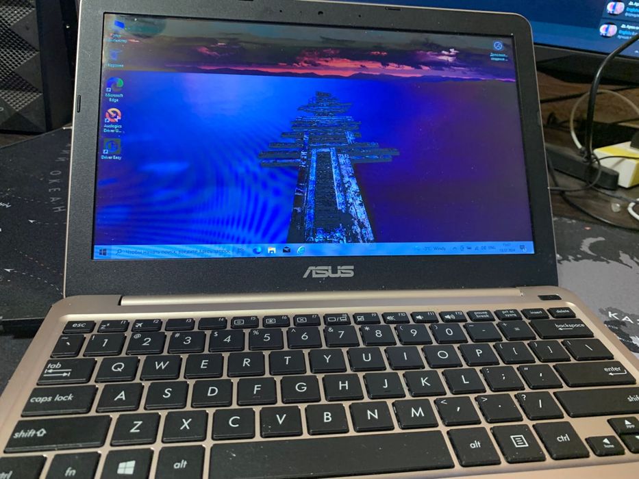 Ноутбук ASUS E200H VivoBook