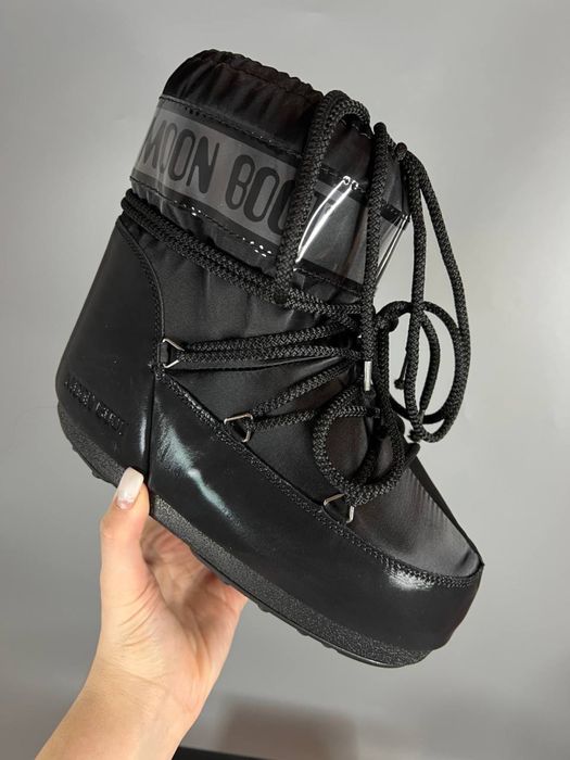 Зимові снігові чоботи жіночі мунбут Moon Boot чорні