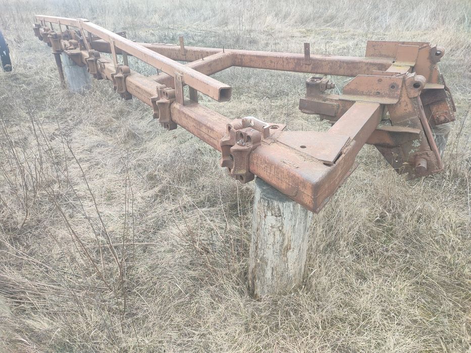 Навісний Плуг ПТК 8 під круглу стійку під трактор Кировец К700 К701
