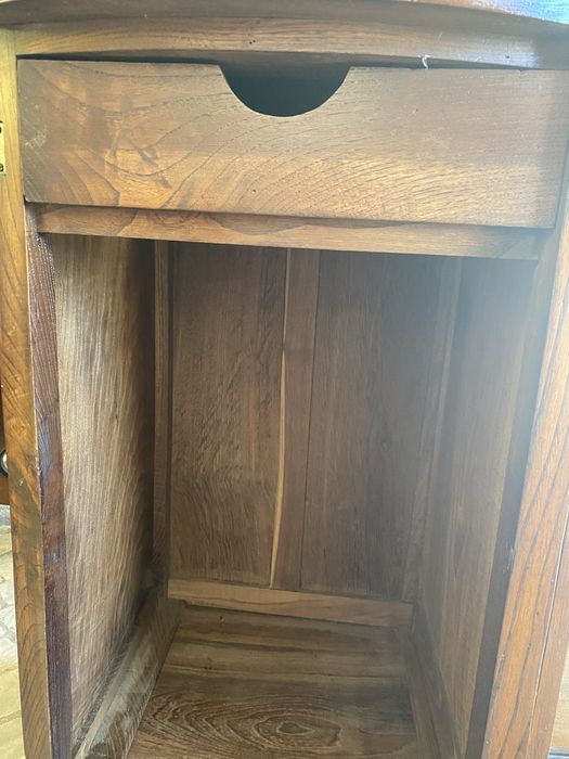 Movel em madeira macica todo restaurado