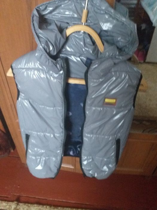 Жилетка лакова весна-осінь.