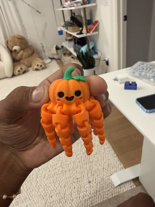 Miniatura de abóbora com tentáculos