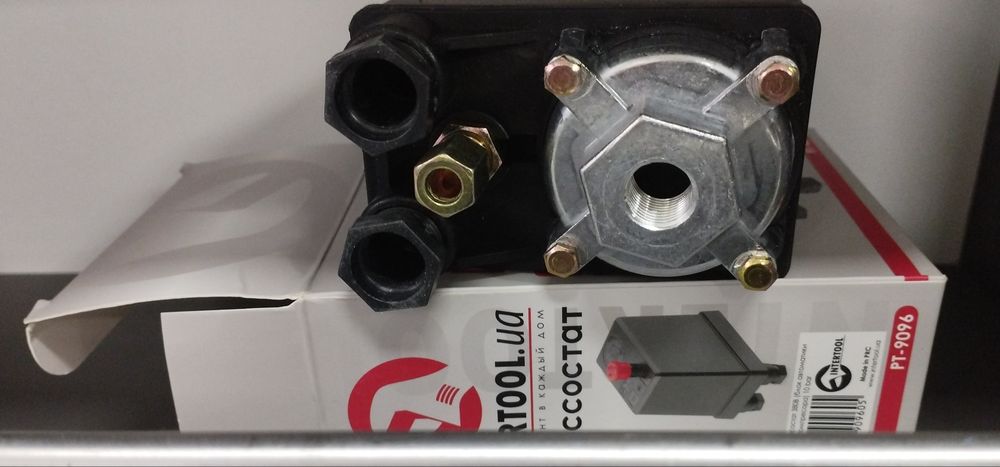 Пресостат 380В (блок автоматики компресора) 10 bar INTERTOOL PT-9096
