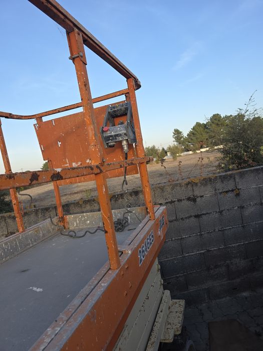 Plataforma Elevatória JLG 2646ES – 10m Altura de Trabalho