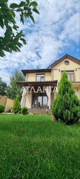 Дом с подвалом на участке 6 соток на  Фонтане