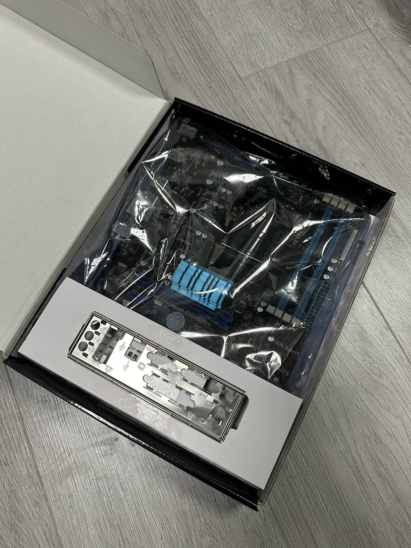 Материнская плата ASUS M5A97 LE: 1 900 грн. - Комплектуючі та аксесуари ...