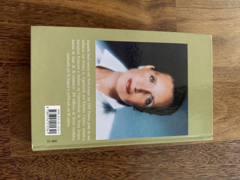 Livro “A Desconhecida” de Danielle Steel