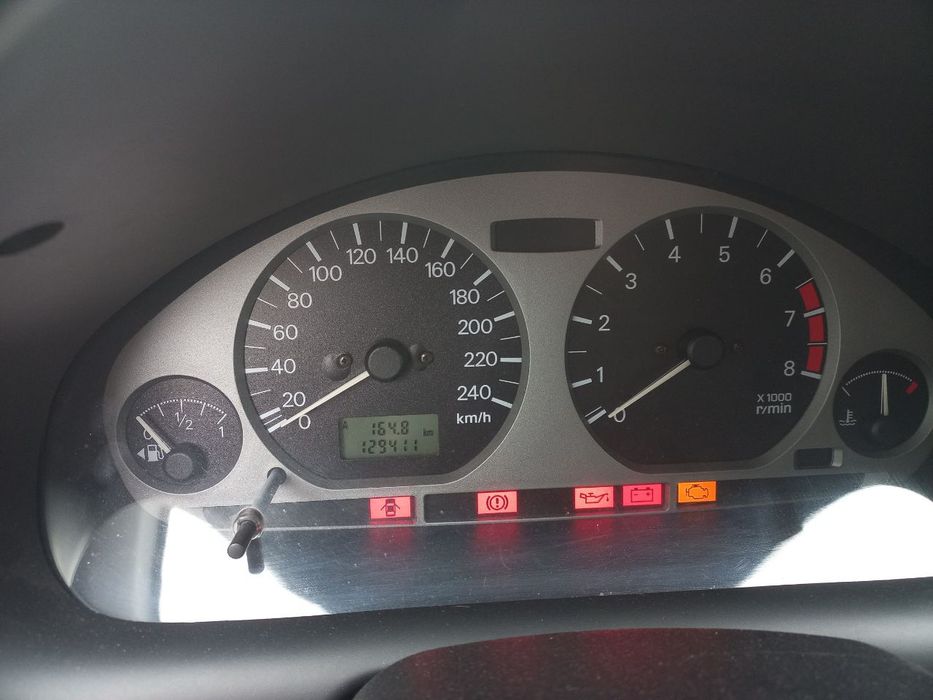 Mitsubishi Carisma 2003 1.6 бензин