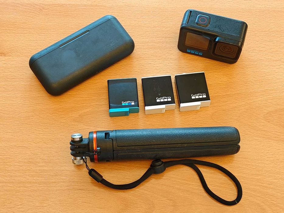 GoPro Hero 11 + 3 Baterias + Carregador + Stick