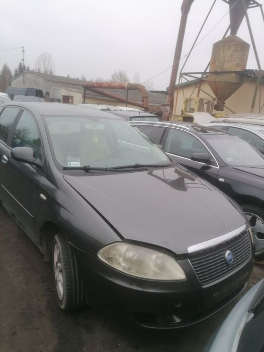 Przód kompletnym Fiat Croma 1.8 16v