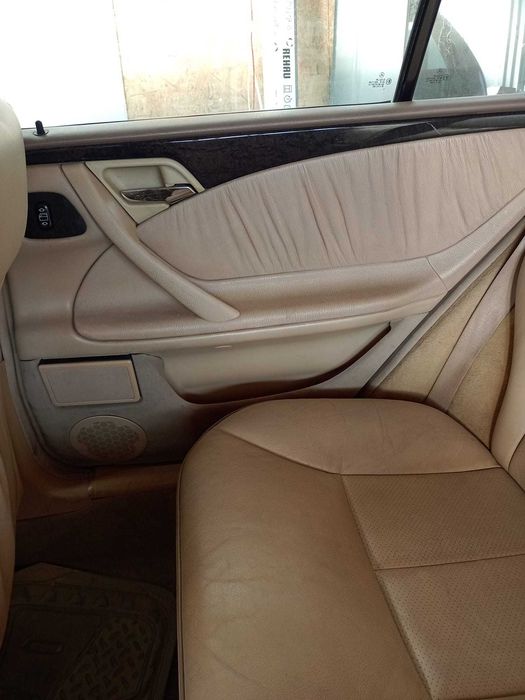 Mercedes-Benz E270 CDI Avantgard Homolg. 7 passageiros