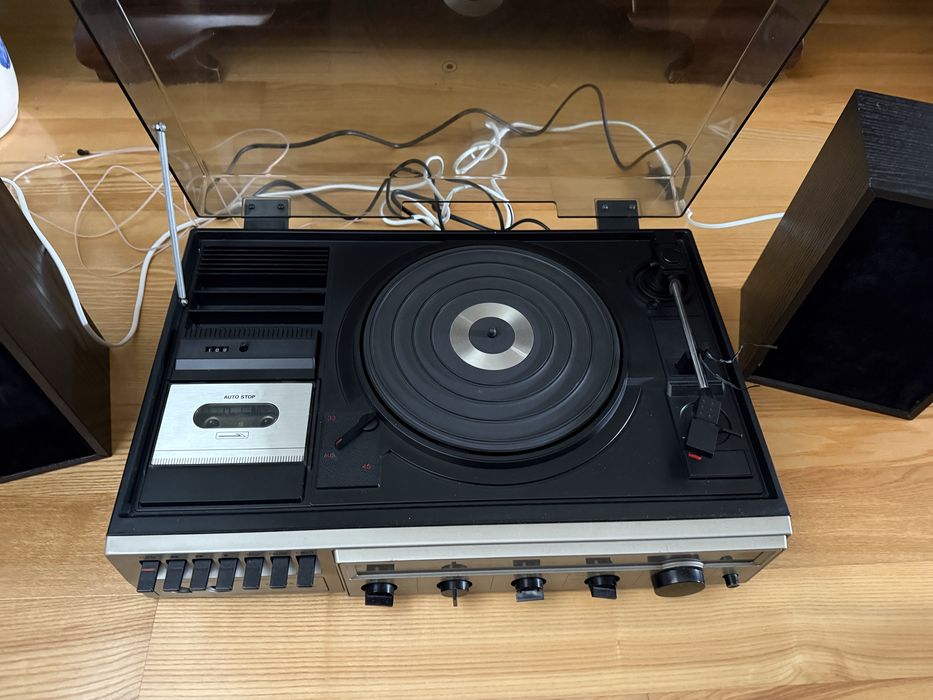 Gramofon, radio, magnetofon kasetowy - kombajn!