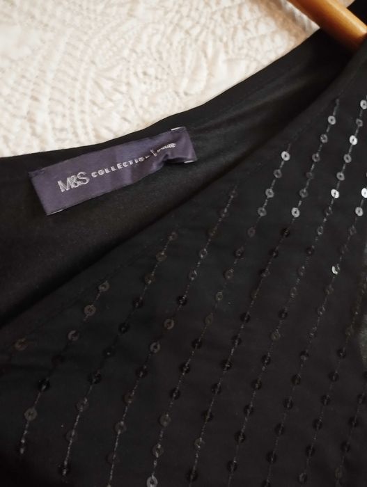 Комбінезон, прикрашений паєтками