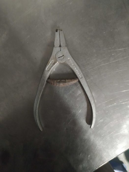 Alicates para anilhas de pressão