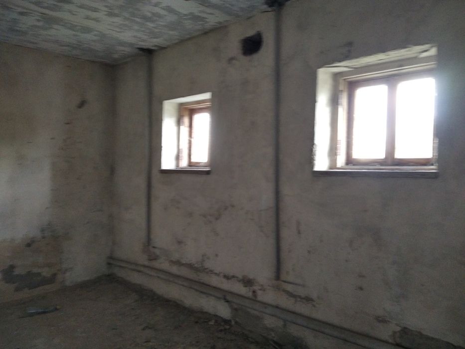 Будинок.         .