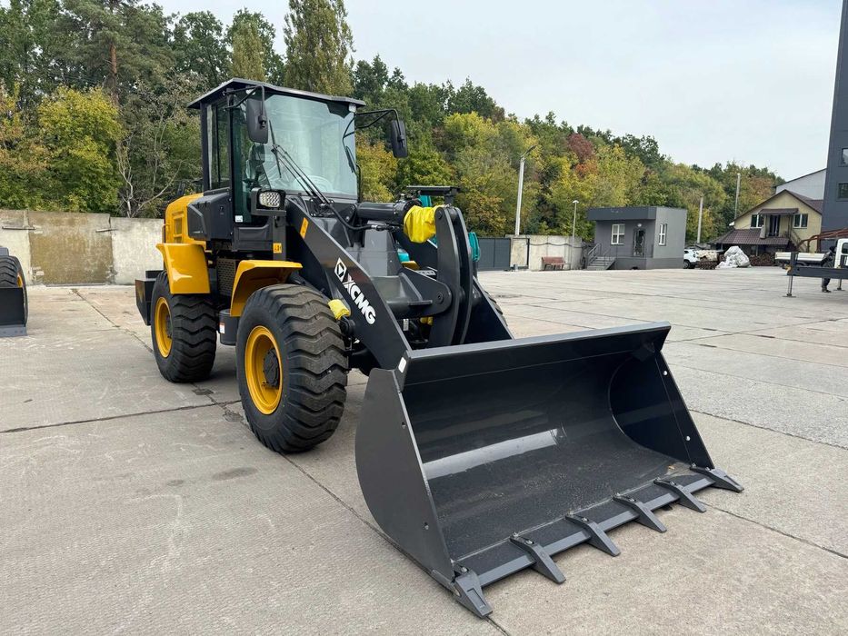 Фронтальний навантажувач XCMG XC938 погрузчик 3.5 тон