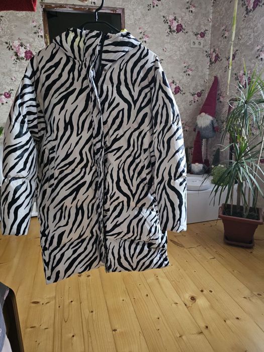 Детский пуховик зебра