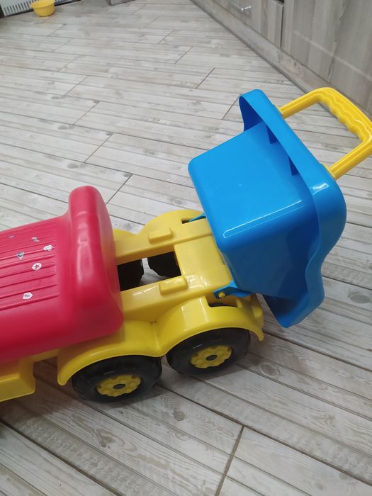 Машинка толокар для хлопчиків