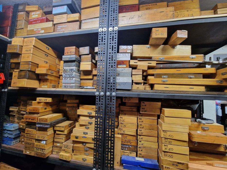 Mikrometry,wysokościomierze i inne narzedzia pomiarowe.