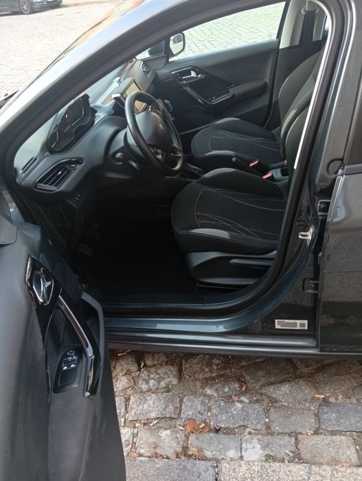 Peugeot 208 Puretech 1.2 gasolina — photo 5