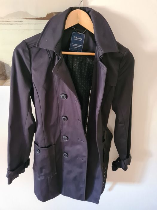 Casaco azul de senhora, marca Salsa , ideal para meia estação.
