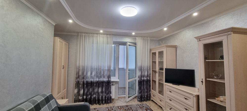 Гарна квартира в Херсоні . Будинок цегла .