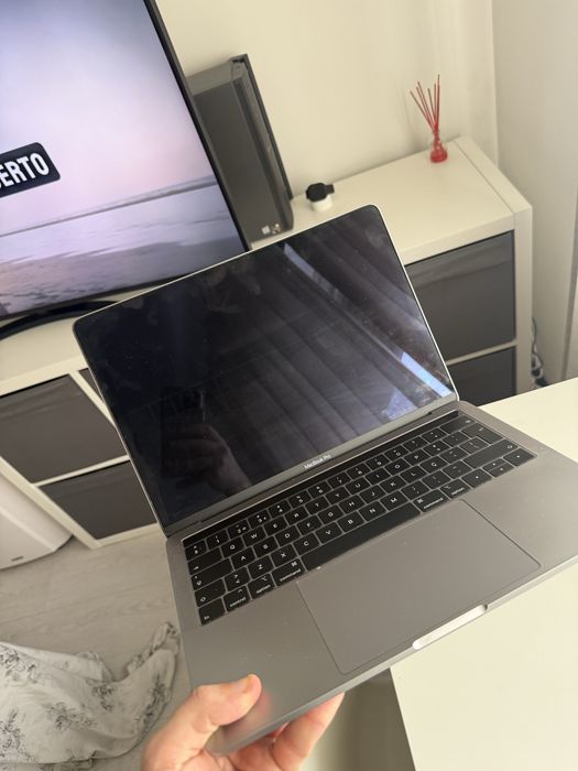 MacBook Pro Touch Bar 2019 como NOVO sem riscos