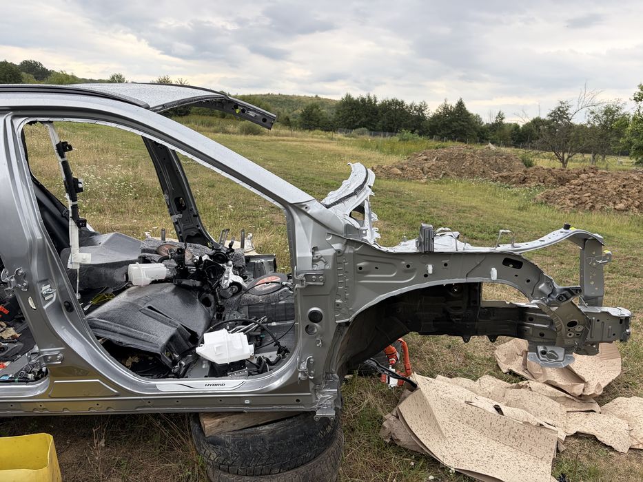 Передня Права Четвертина,Четверть  Кузов Toyota Rav4 XA50