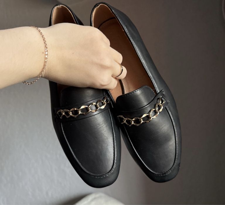 Лофери чорні жіночі