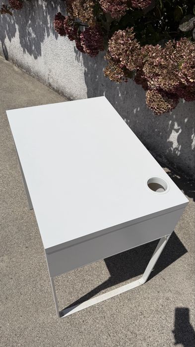 Secretária IKEA MICKE Branca – 73x50 cm, sem gaveta, Gestão de Cabos