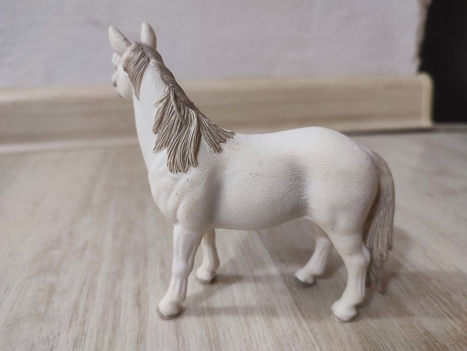 Klacz z źrebakiem firmy Schleich z roku 2012