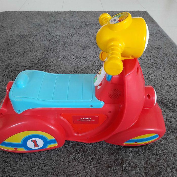 Andador mota Fisher Price