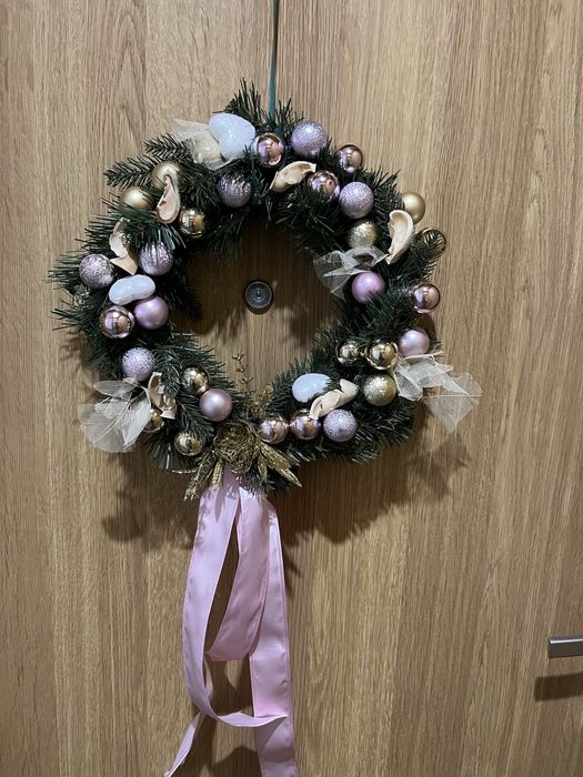 Wianki świąteczne na drzwi