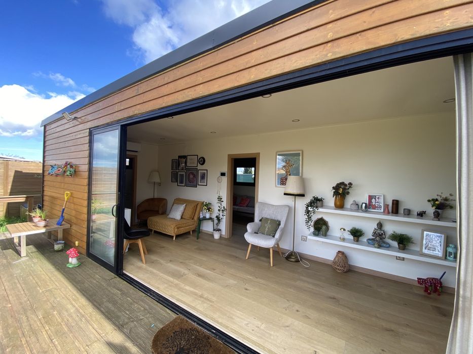 Quarto c casa de banho privada p arrendar em moradia rústica